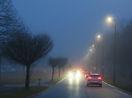 Reggeli forgalom a ködben