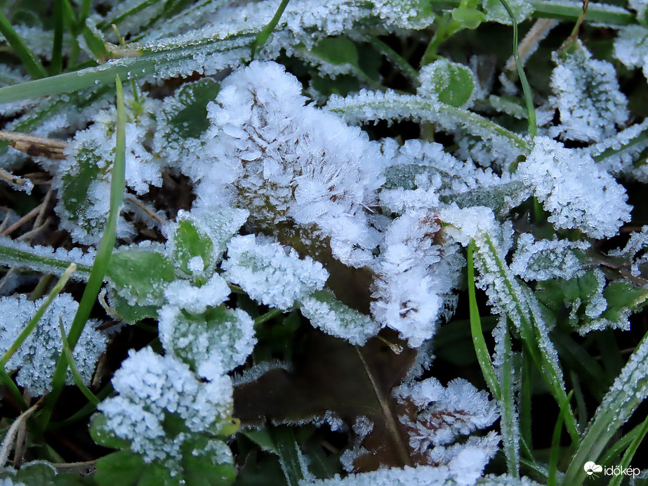 Délutánra sem érte napsütés