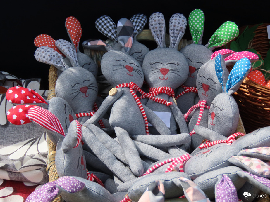 Húsvéthétfő a Falumúzeumban: alvó nyuszik