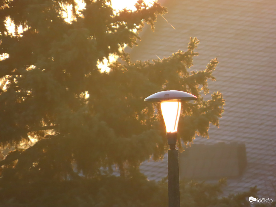 Lámpagyújtogató napfény