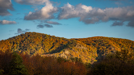 Prédikálószék és Vadálló-kövek a távolból