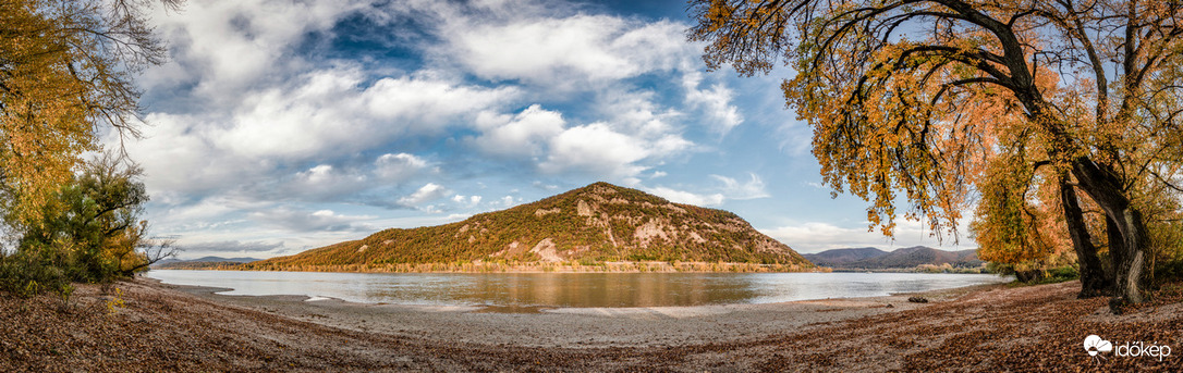 A Duna partja Dömös mellett ősszel