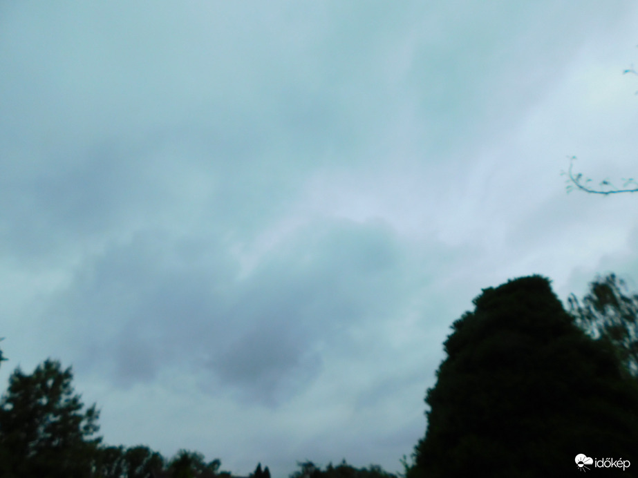 Ha már ilyen vacak idő van, legalább esne