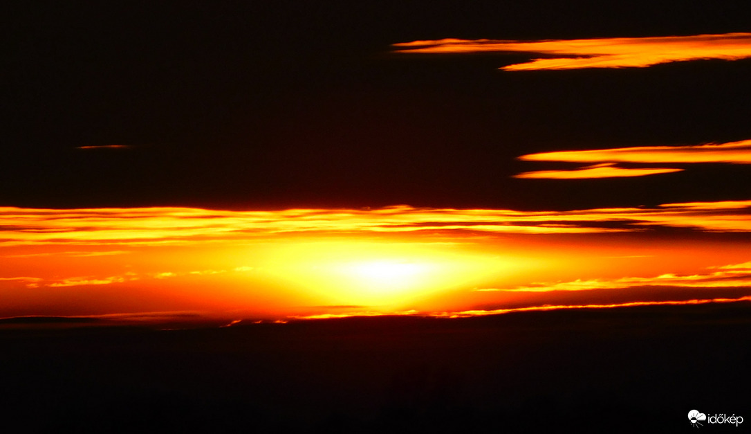 ha már egész bap csak ború, akkor estére némi fény