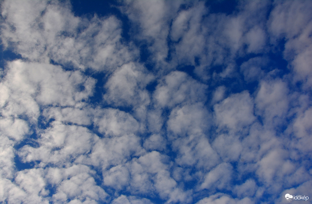 Középmagas gomolyfelhők Szombathely felett 11.26.