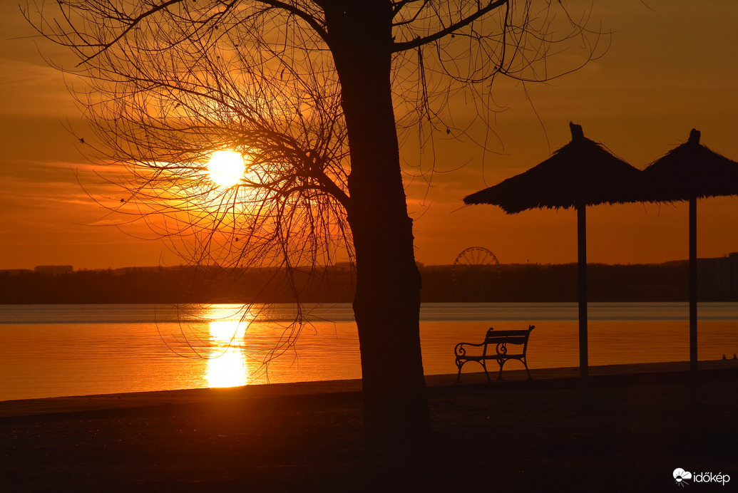 Naplemente Gyenesdiáson 03.16.