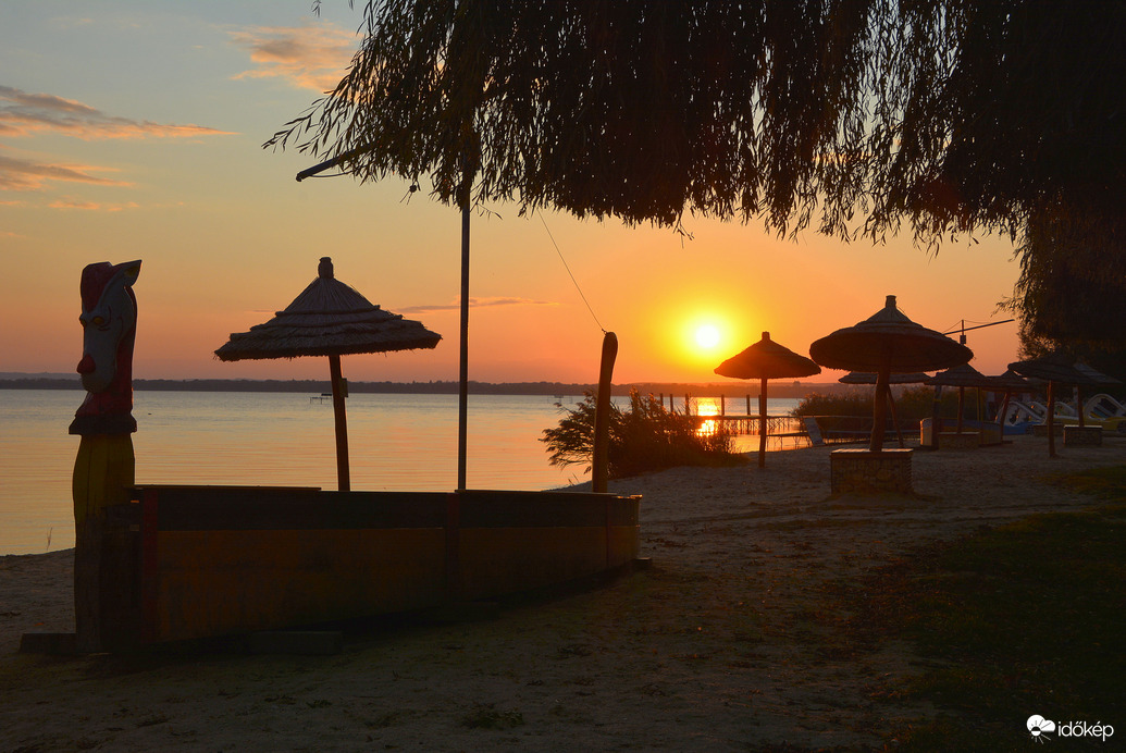 Októberi naplemente Vonyarcvashegyen 10.02.