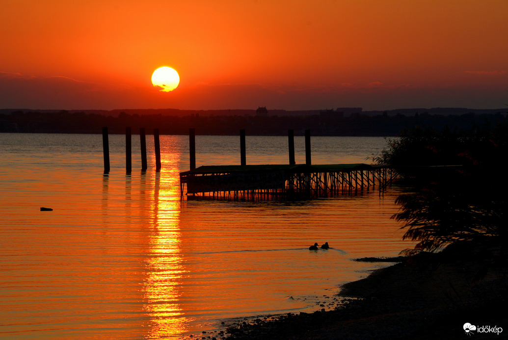 Októberi naplemente Vonyarcvashegyen 10.02.