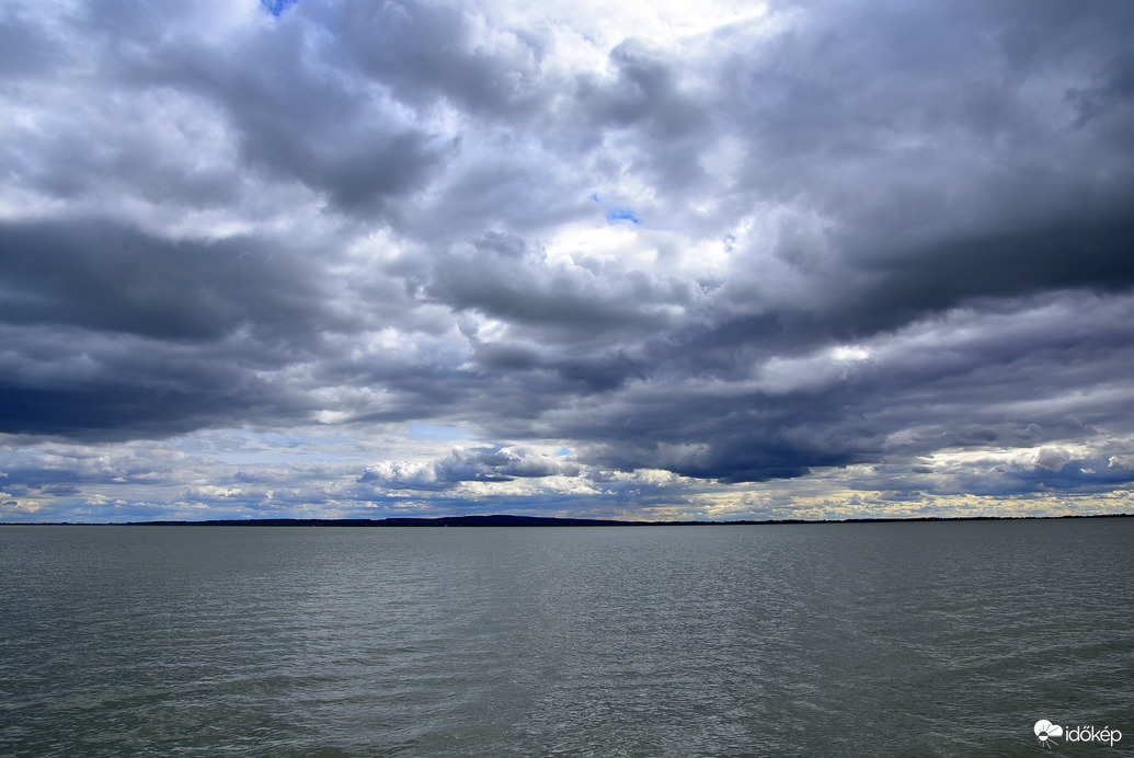 Viharfelhők a Balatonon 04.02.