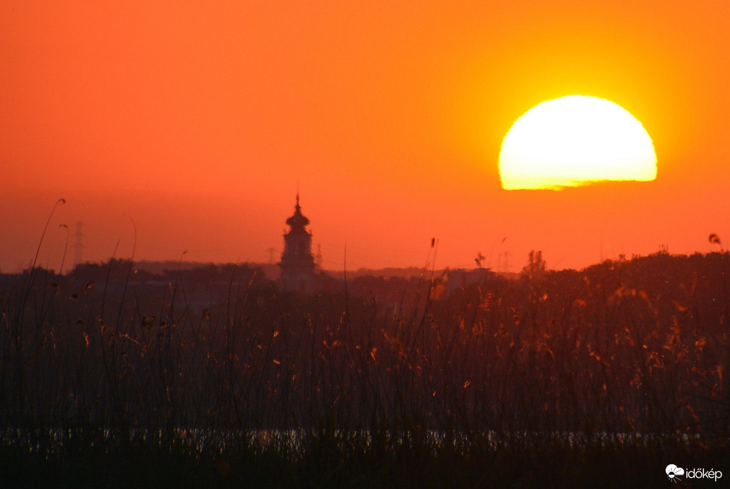 Április utolsó nyárias naplementéje a Balatonon 04.30.