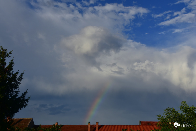 Zivatarok utáni szivárvány 19 óra után 08.01.