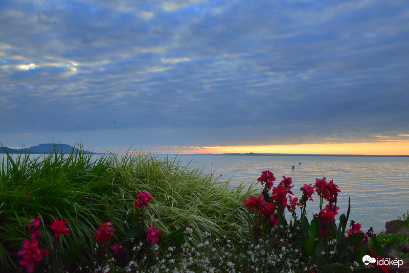Felhős napkelte 08.20-án