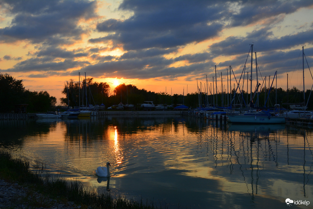 Naplemente a Balatonon 05.19.
