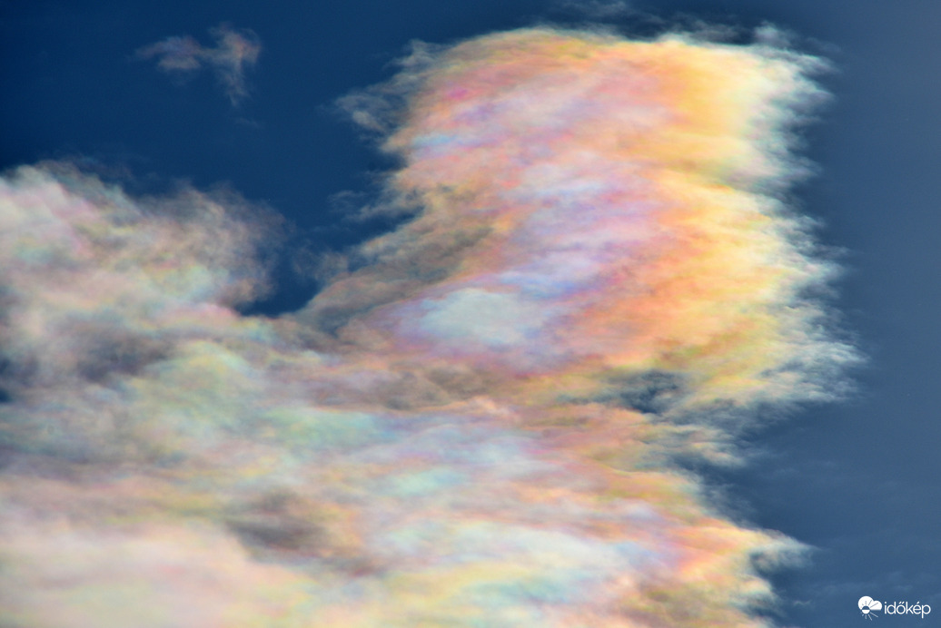 Irizáló felhők Szombathely felett 01.11.