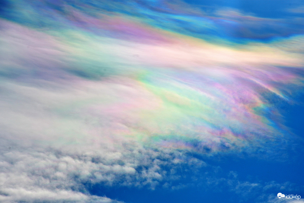 Gyönyörű irizáló felhők Szombathely felett 02.06.