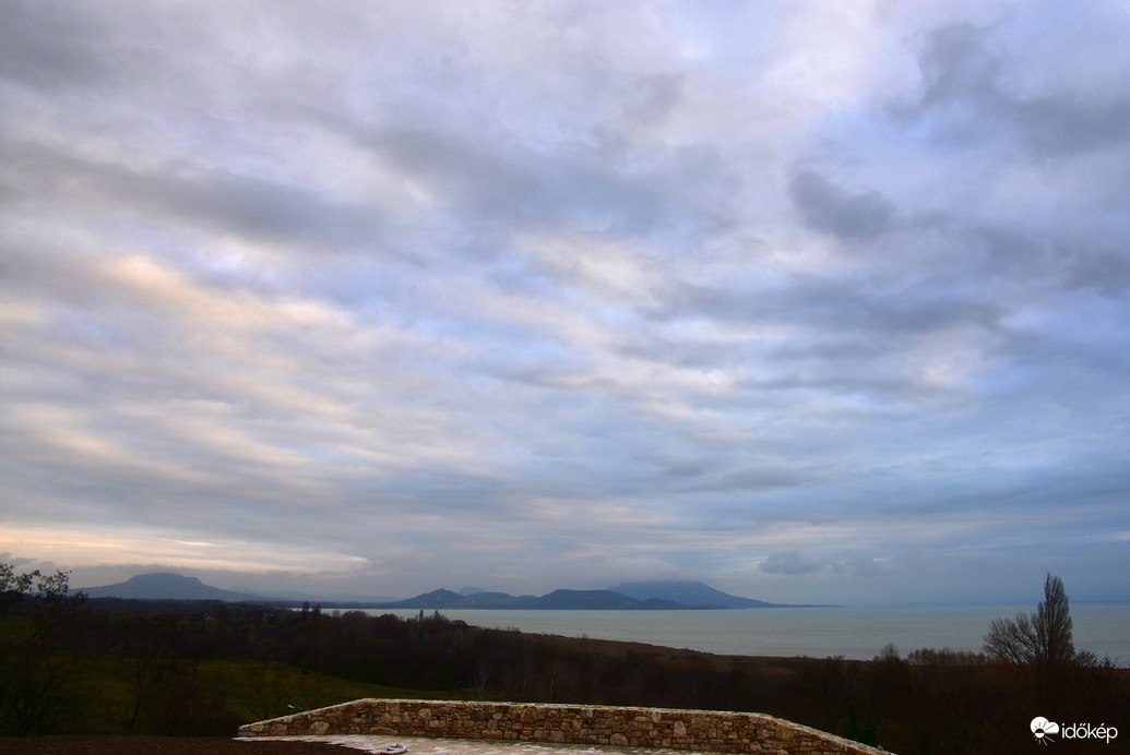 Balatongyöröki Szépkilátó látképe 12.10-én