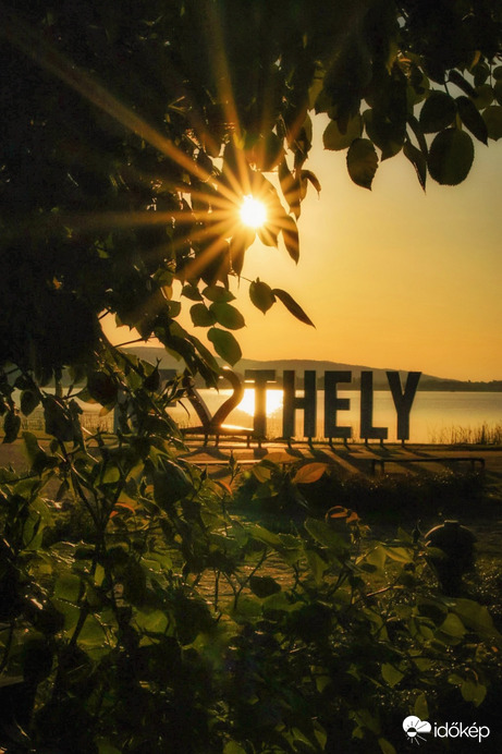 Defibrillál a fény