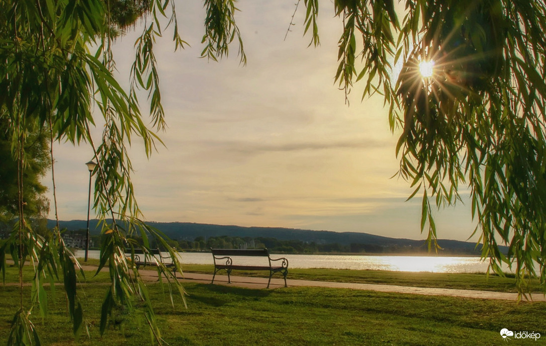 Péntek reggeli színek és hangulat