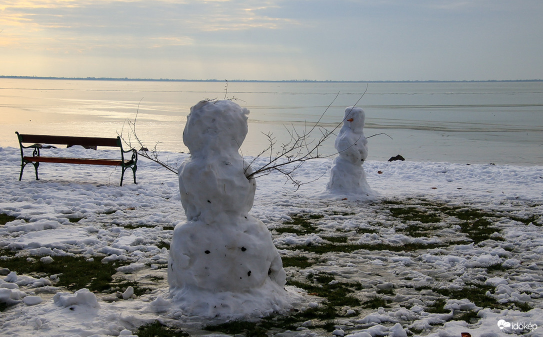 Hóember találkozó a strandon