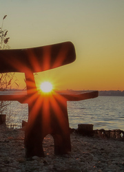 Hellyel kínáltam, egy pillanatig maradt..