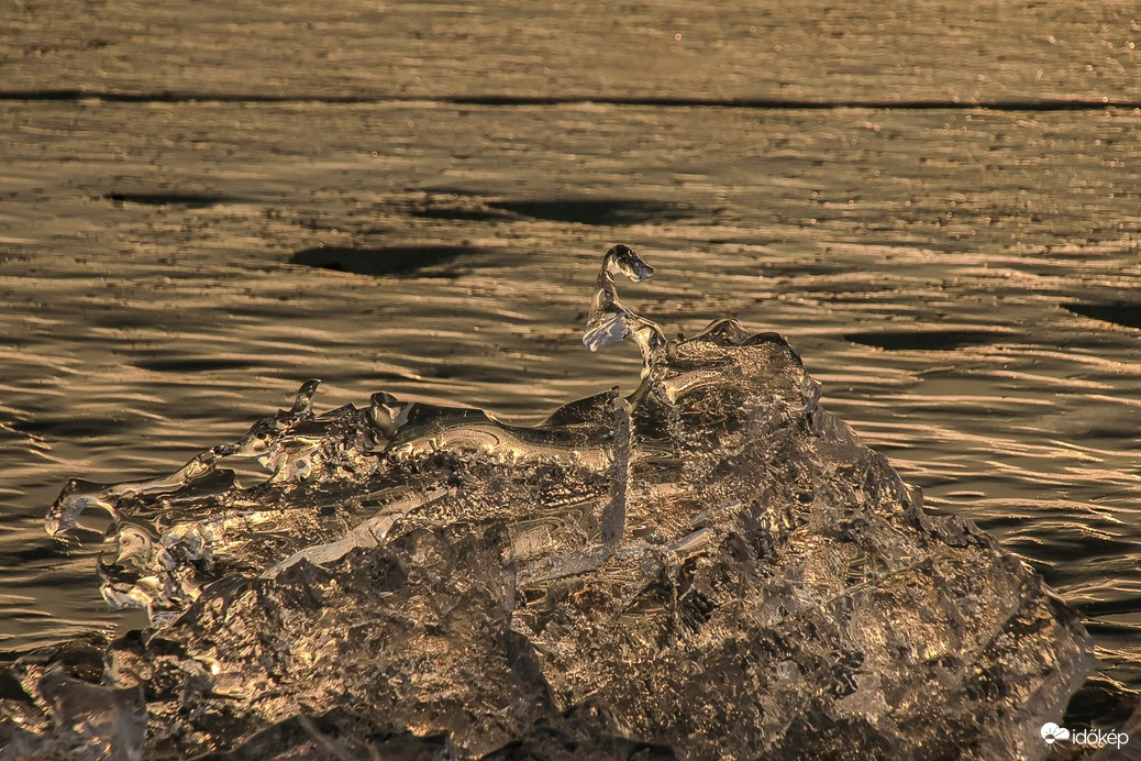 Bámulatos jégvarázs