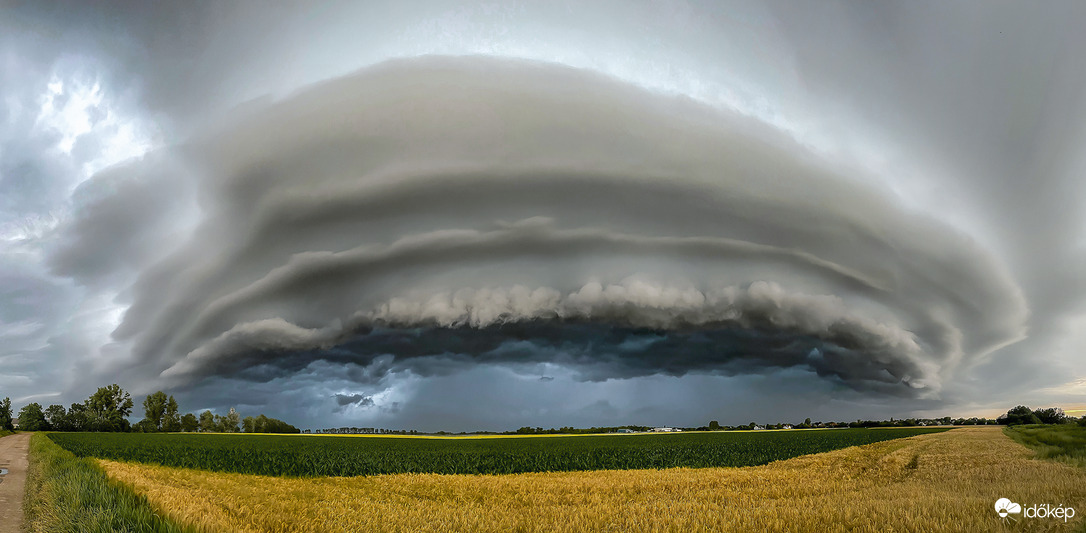 Peremfelhő érkezik