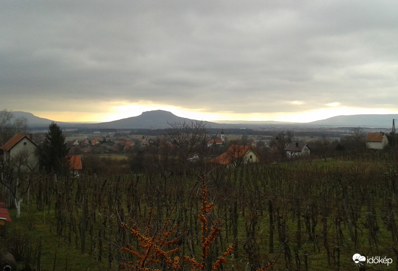 Nyugat felől újabb felhők jönnek