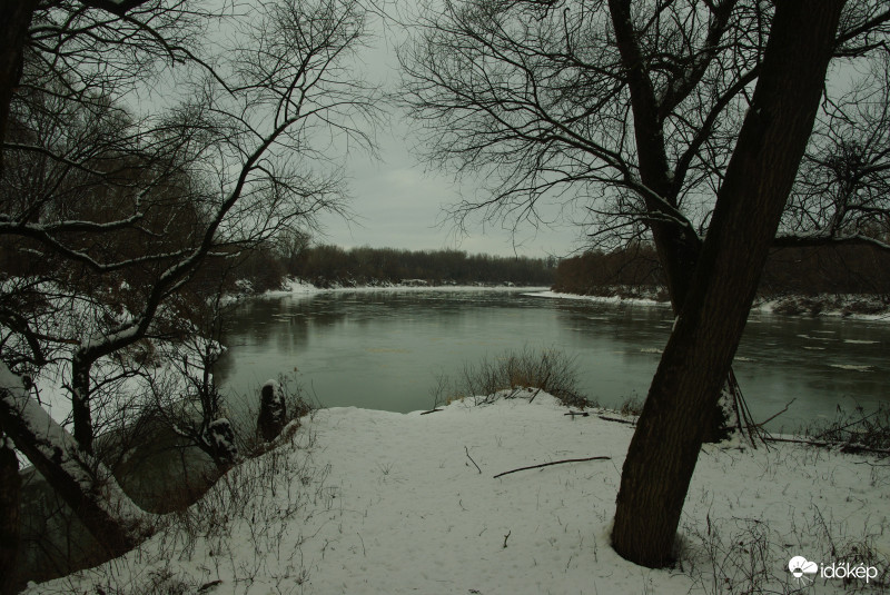 Folyók ölelkezése