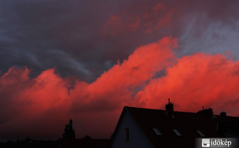 Piros Felhők - 02