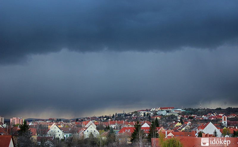 Tavaszi vihar előtt 02