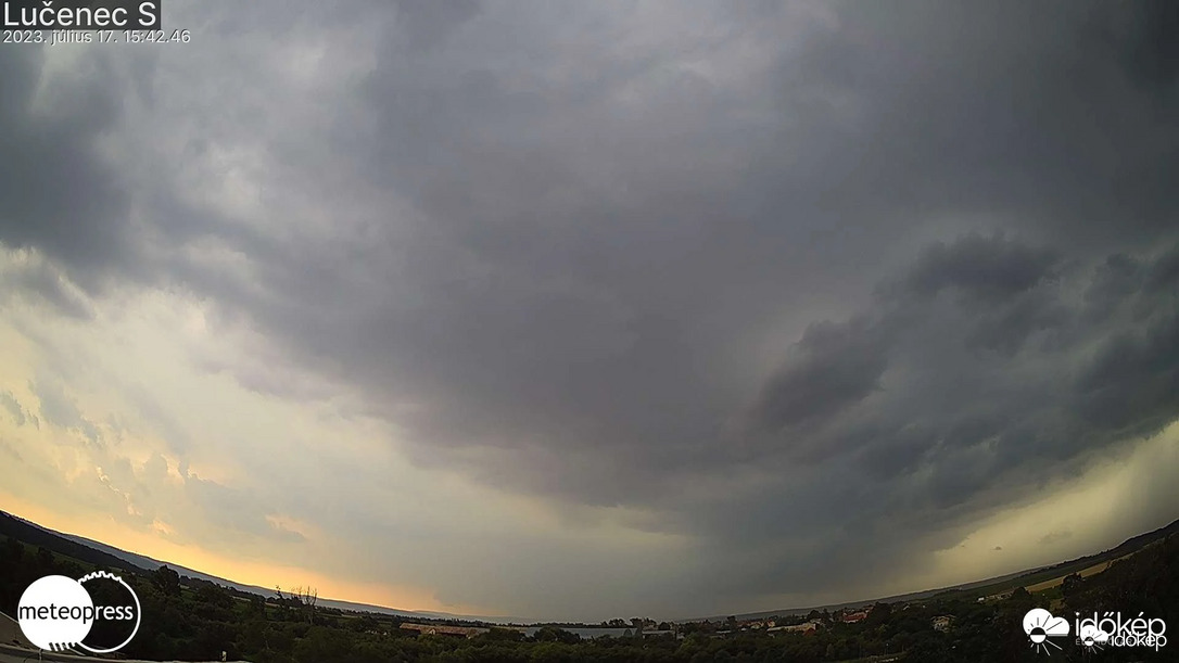 Észlelési fényképek