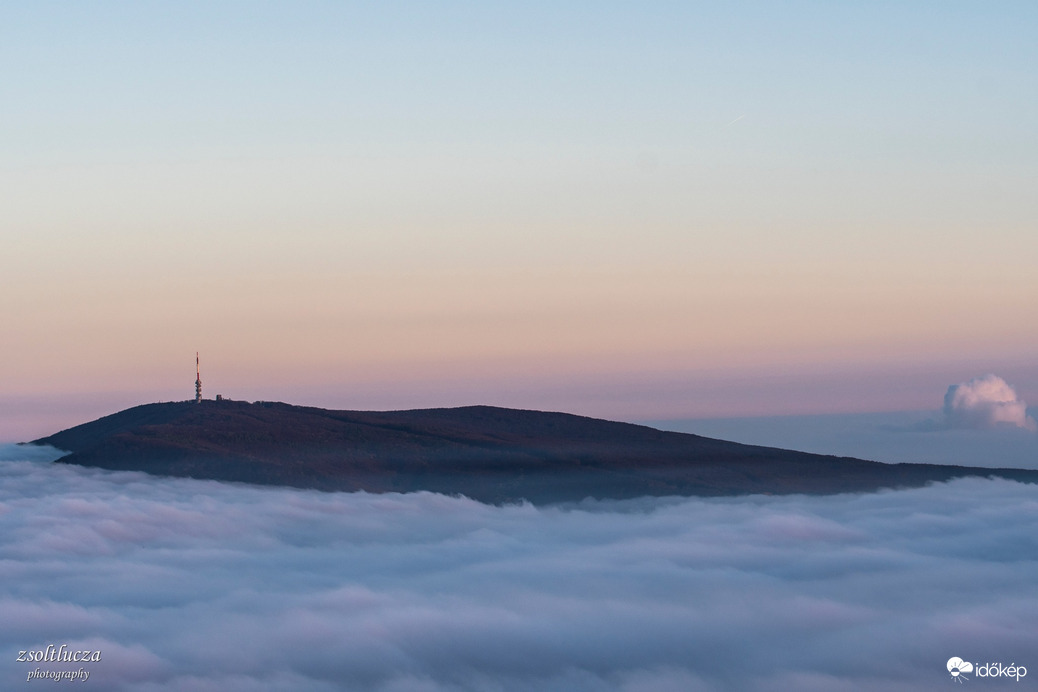 Ködtenger a Mátra alatt
