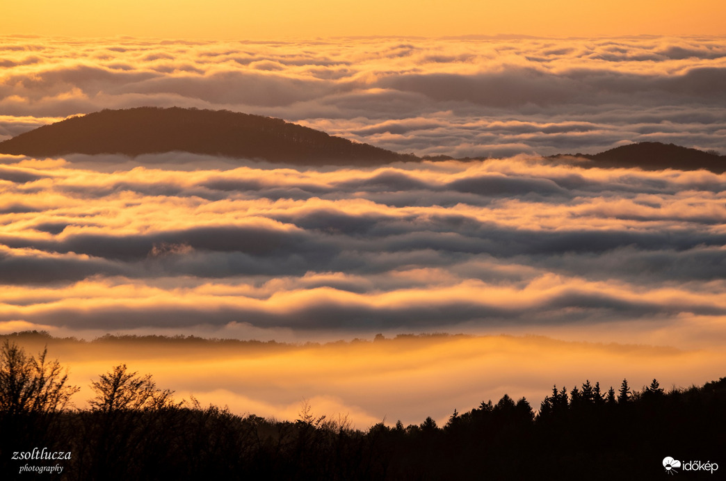 Ködtenger a Mátra alatt