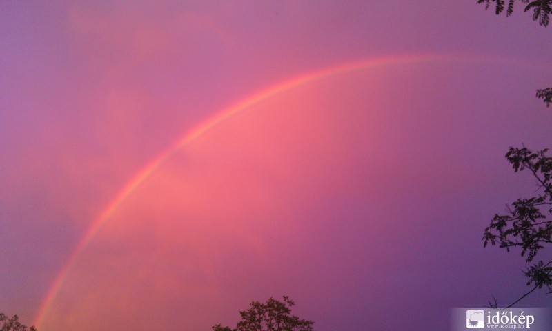 Ma még egy szivárvány is befutott