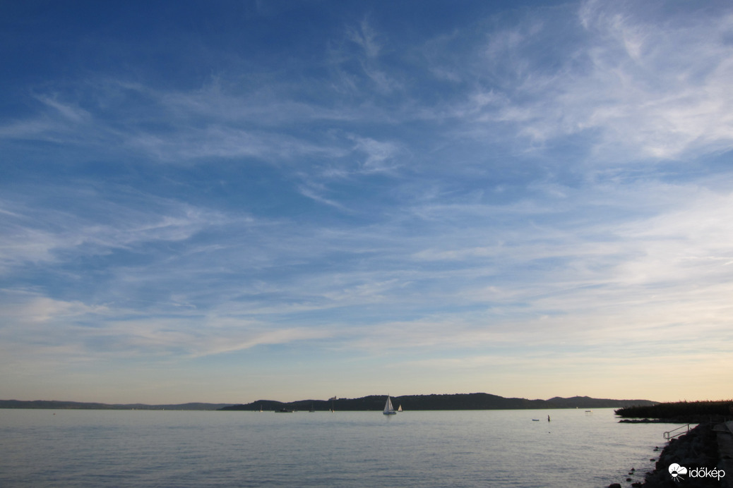 Fátyolfelhős naplemente Balatonfüreden-1