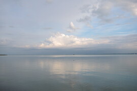 Felhők tükröződése Balatonfüreden-1