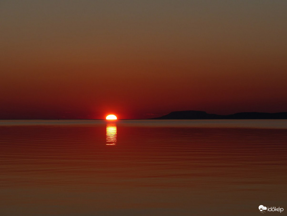 Mikor a Nap megérinti a vizet