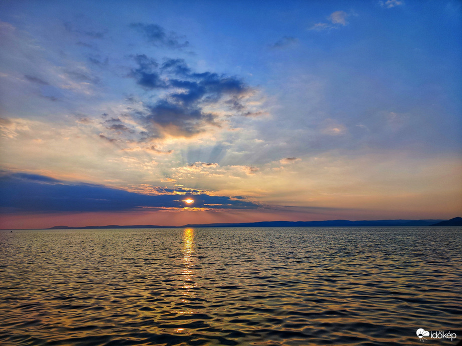 Káprázatos naplemente 