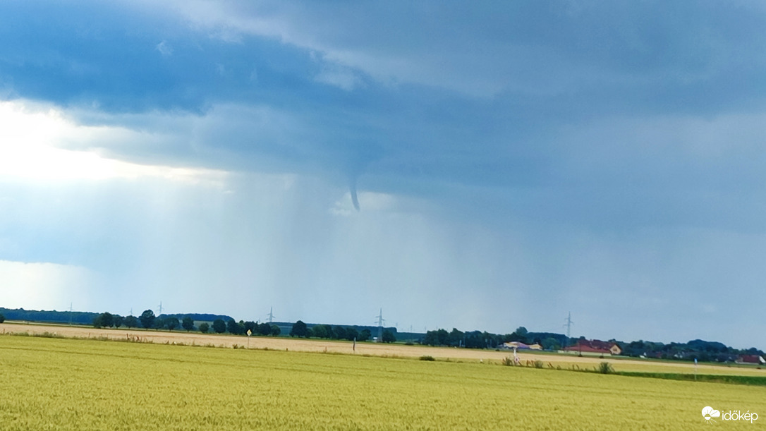 Tuba Mohács és Lánycsók közt