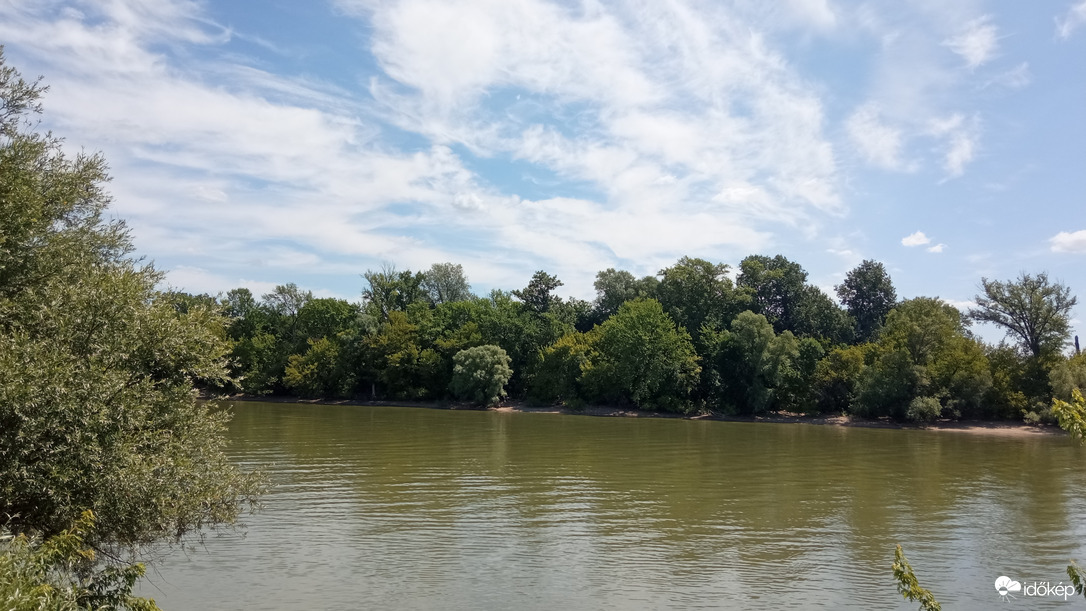 Duna parton 11:20 tájban 