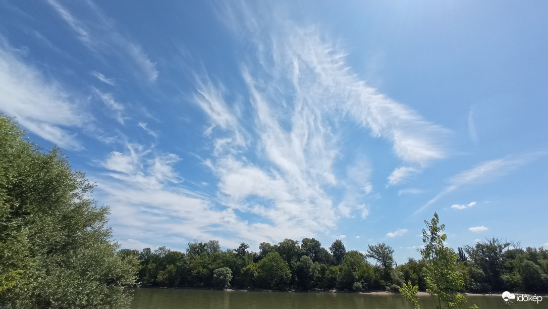 Duna parton 11:20 tájban 