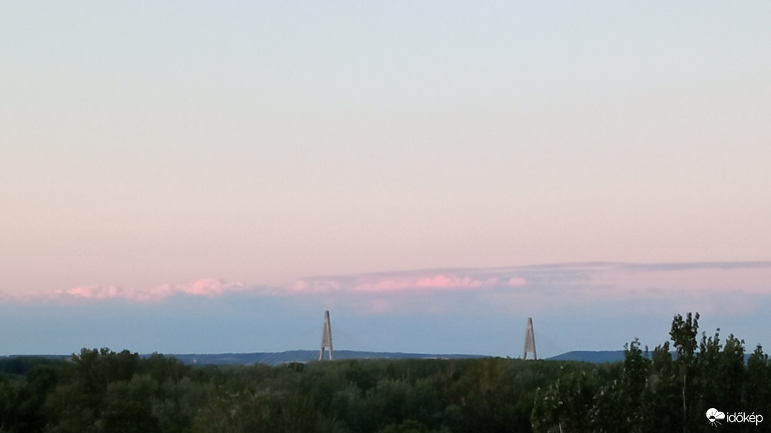 "Könnyű álmot hozzon az éj.."