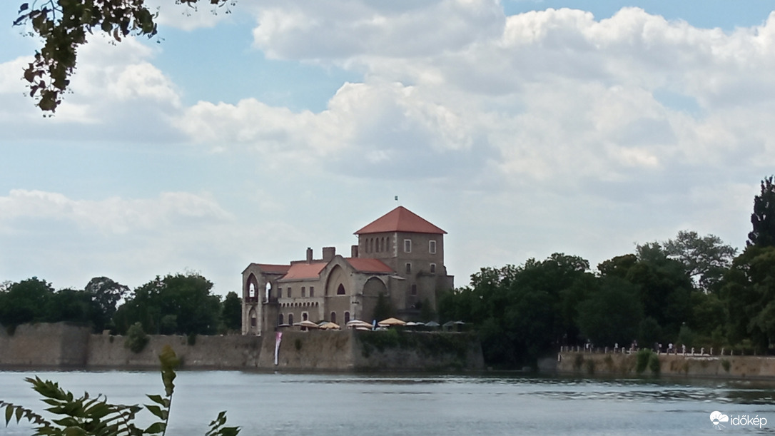 Látkép változatok a Tatai várról :)