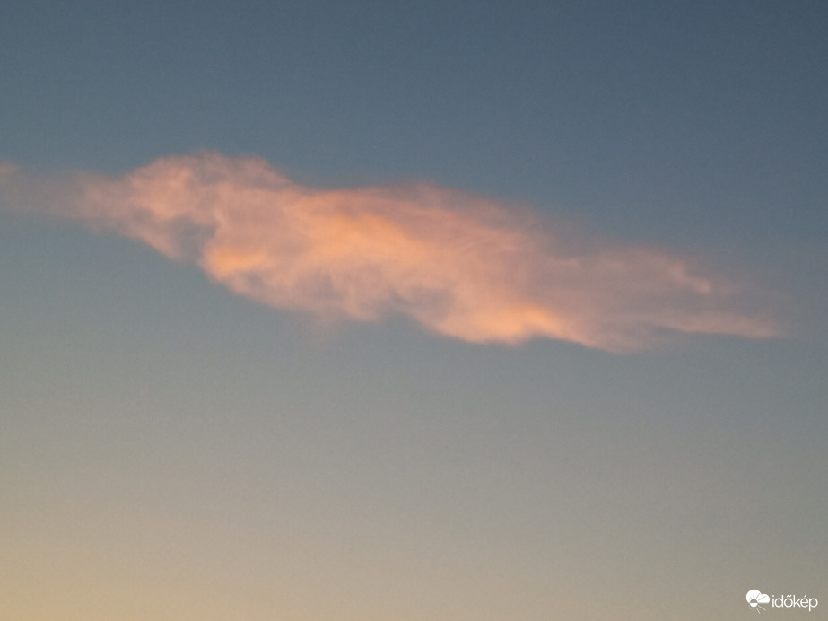 Napnyugta idején a felhők