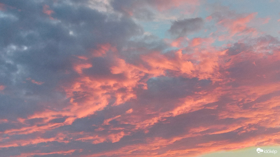 Esti fények Budapest felett 