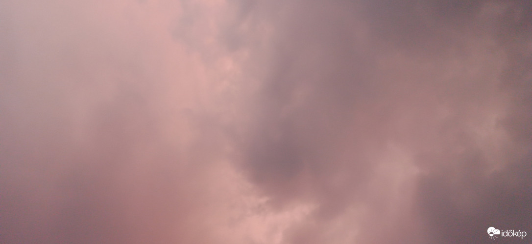 Közeledik az újabb eső - fejem felett 