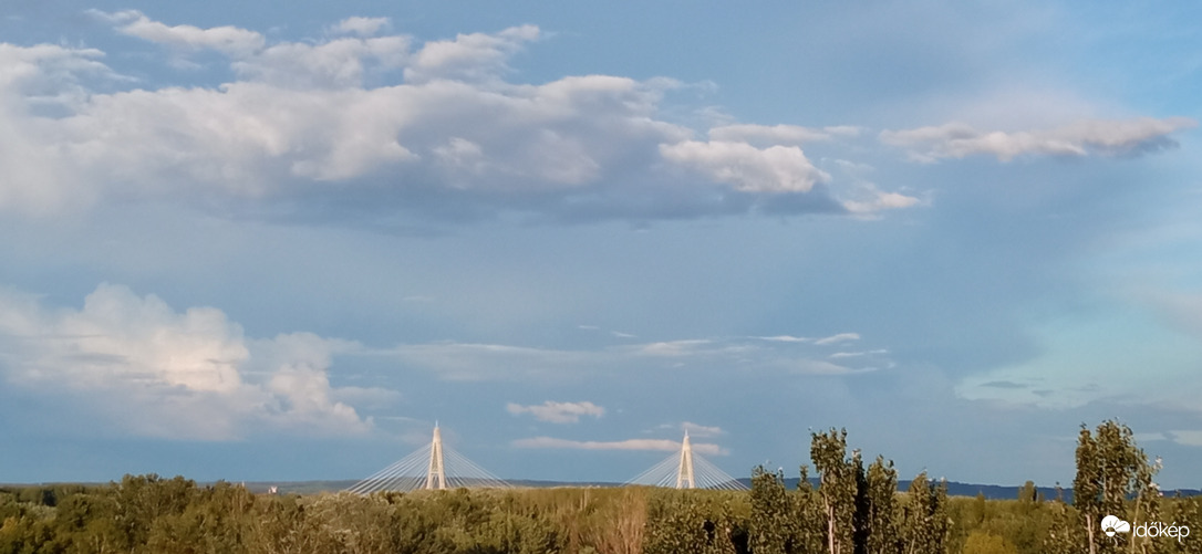Budapest - kisütött a Nap ap, szitál az eső 