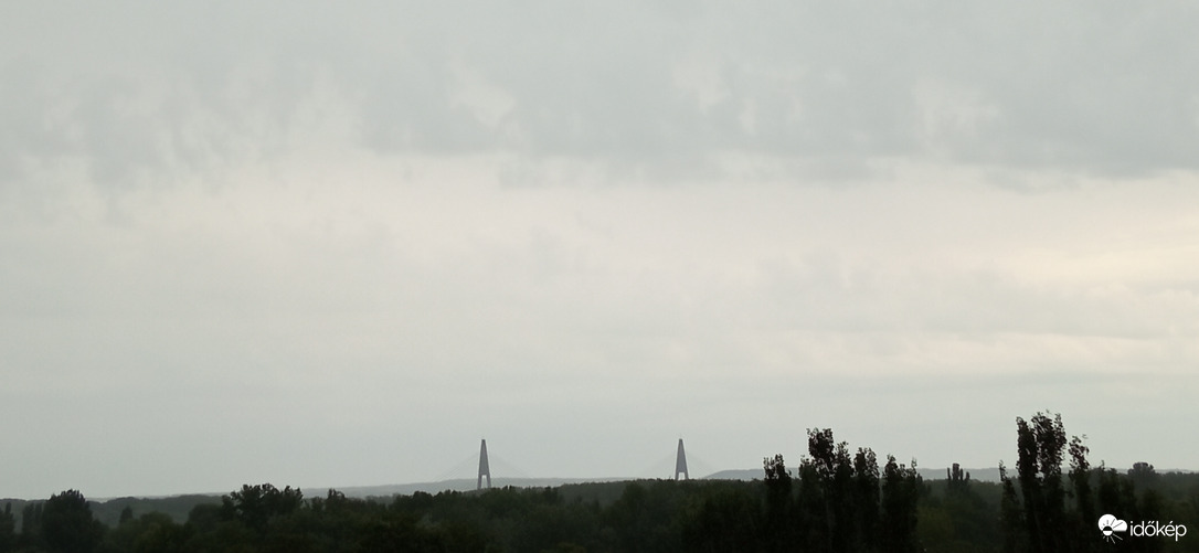 Csendesen esik, 20ºC, szél nincs 