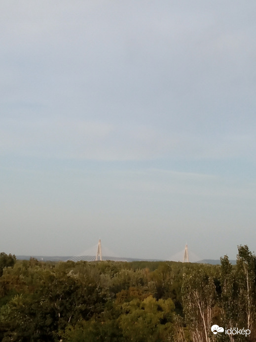 34º⁠C árnyékban, nagy fülledtség, áll a levegő - Budapest 