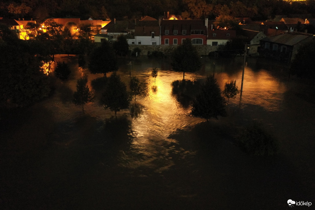 Víziváros víz alatt - Esztergom, 2024.09.19 hajnal